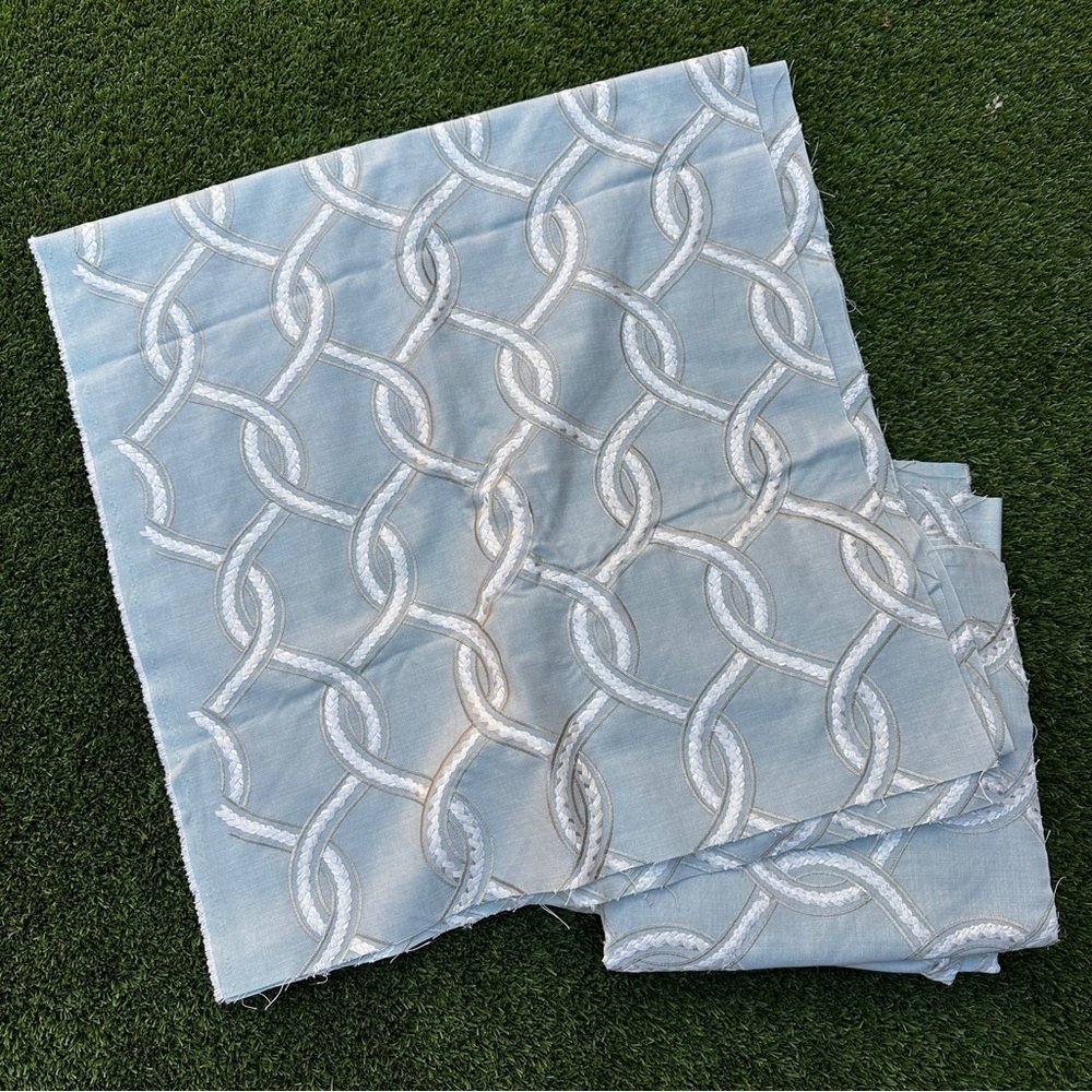 Kovi geometric upholstery fabric - Picture 2 of 8
